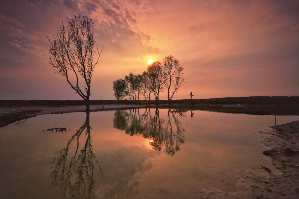 Sunset reflection von Kallyankundu