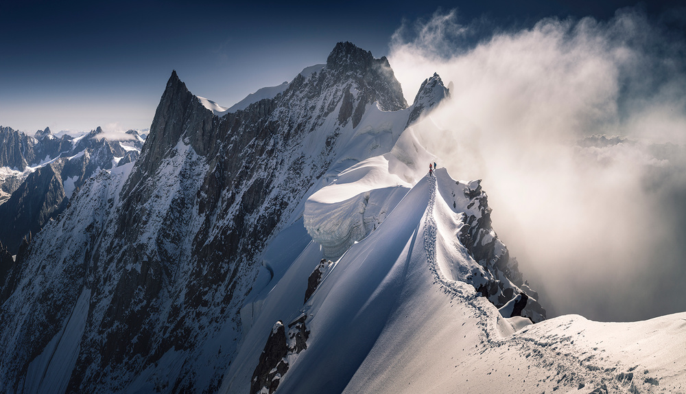 Walking on the line von Karol Nienartowicz