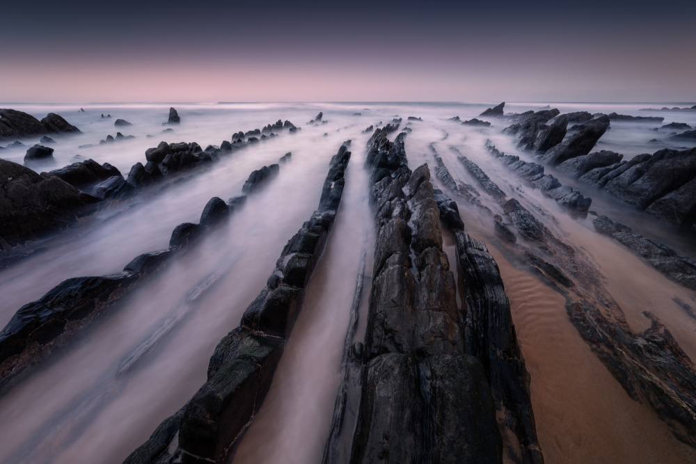 Basque Playa von Karol Nienartowicz