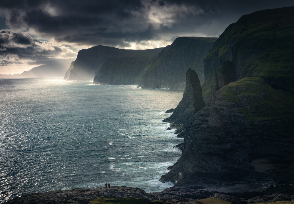 Faroese Cliffs von Karol Nienartowicz