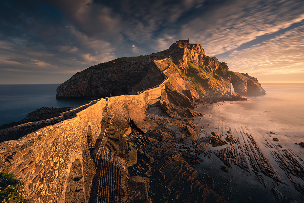 Gaztelugatxe von Karol Nienartowicz