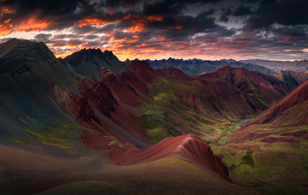 Red Valley von Karol Nienartowicz