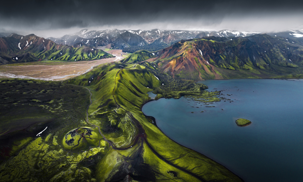 Volcanic Mountains von Karol Nienartowicz