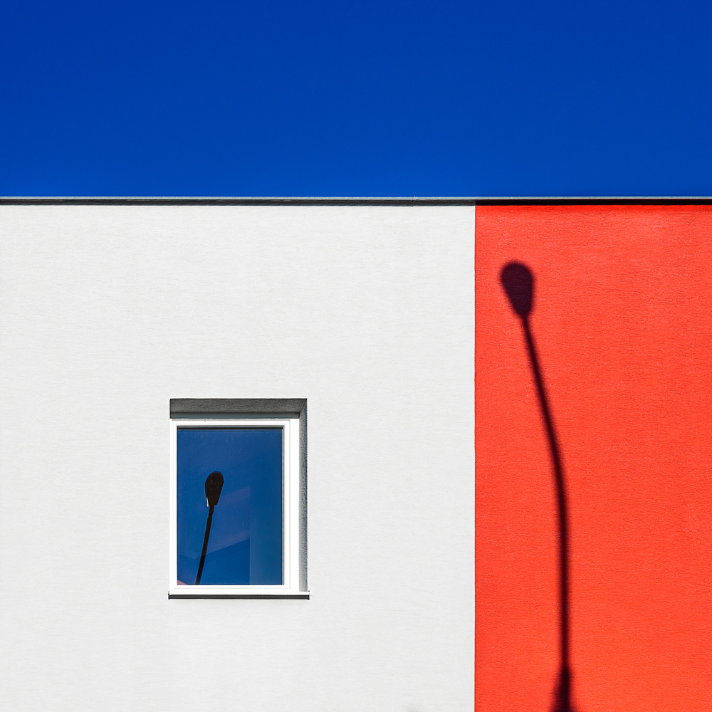 White, blue, red. von Karol Važan