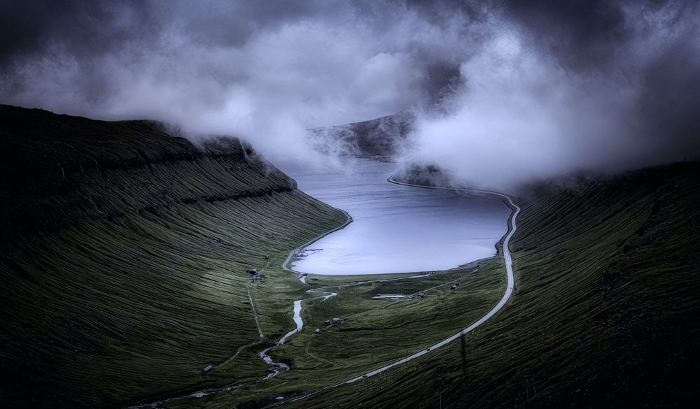 The Path to Heaven Runs Through Miles of Clouded Hill von Kenneth Zeng