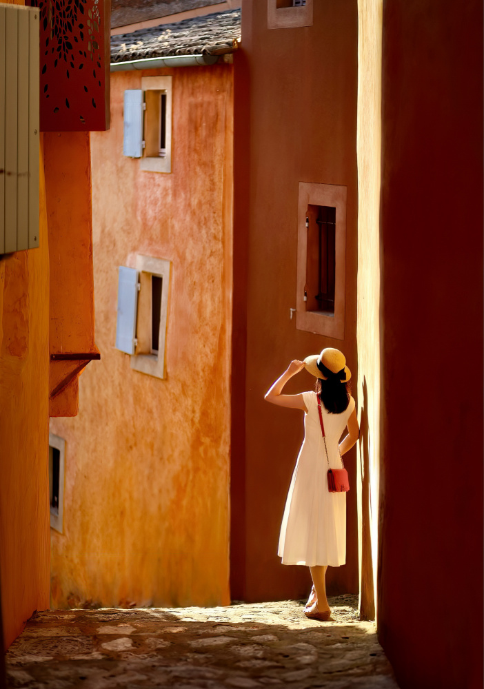 Alley in Roussillon von Kenneth Zeng