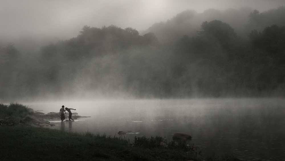 Misty River von Kenneth Zeng