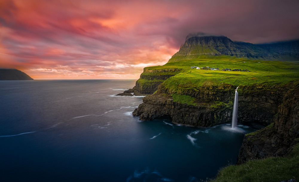 Múlafossur Waterfall von Kenneth Zeng