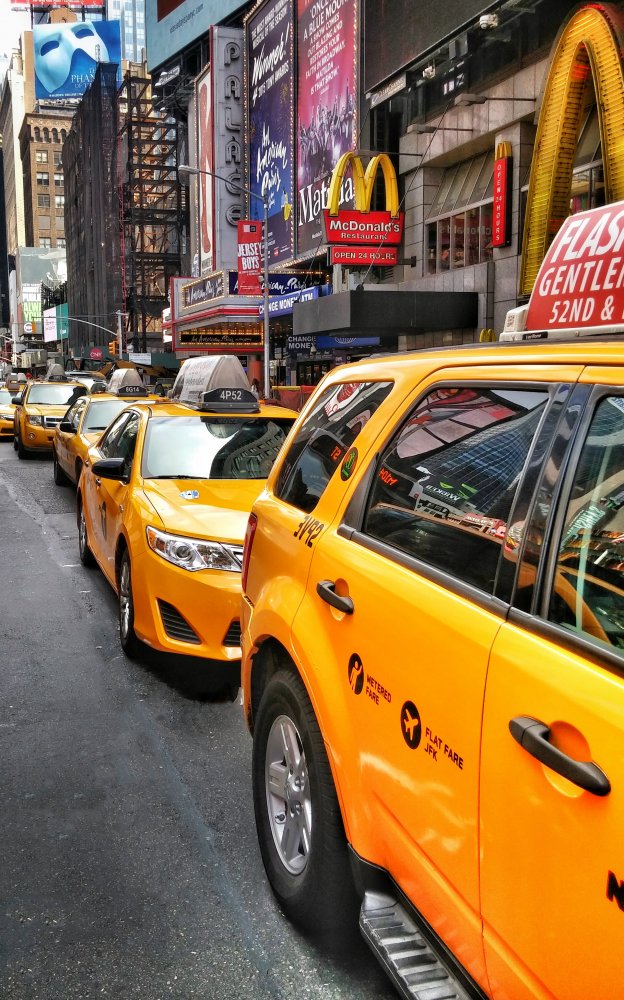 NYC Cabs von Kobbie Pessach