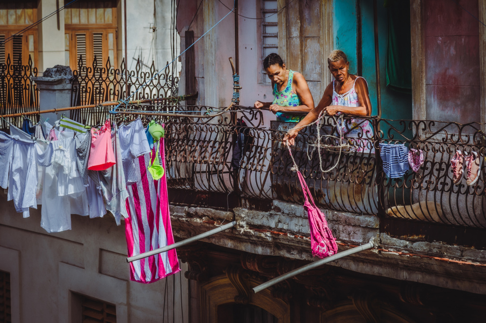 Shopping from the balcony von Koji Morishige