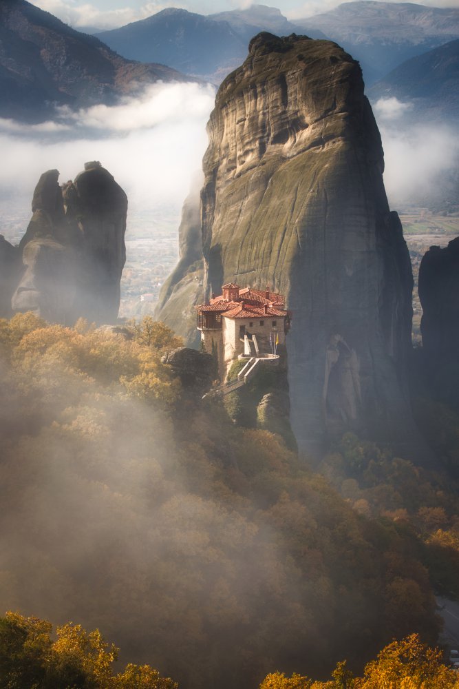 Misty Meteora von Konstantinos Lagos