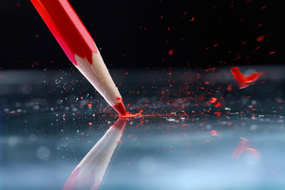 Red pencil von Krzysztof Winnik