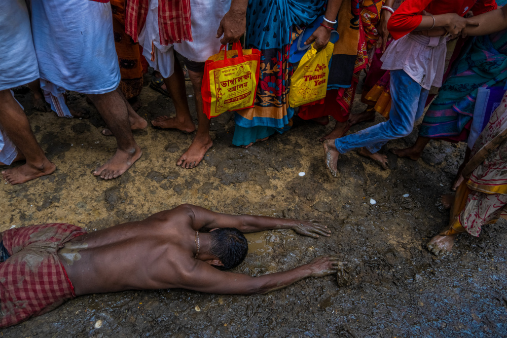 Dondi An age-old ritual of Bengal von Kuntal Biswas