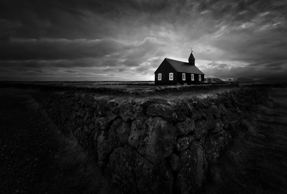 Iceland Black Church von Larry Deng