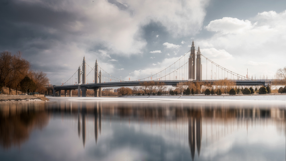 The bridge under the warm sun von Lei Wang