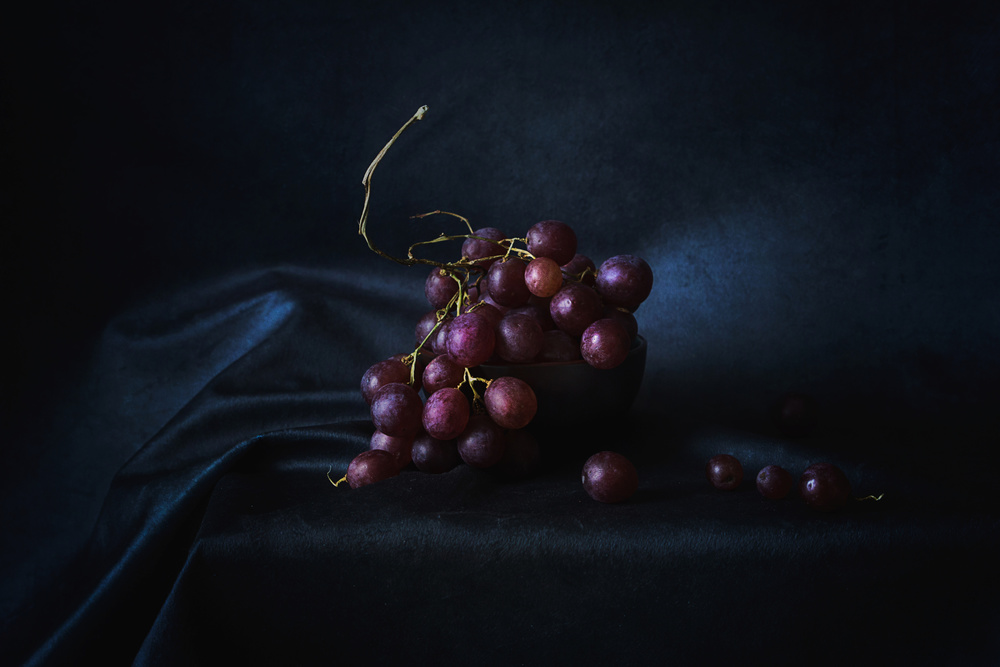 Grapes In Blue von Lenka