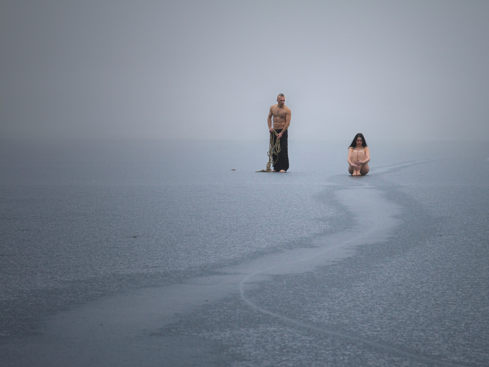 Between guilt and punishment. von Leszek Paradowski