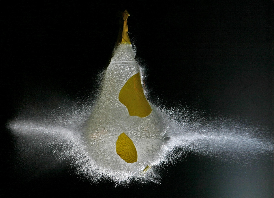 Water balloon von Lex Augusteijn