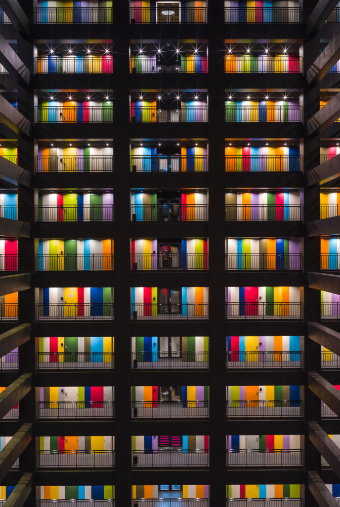 Colorful building von LIANG CHEN