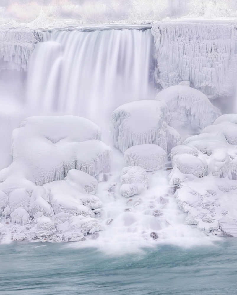 The Dreaming Frozen Waterfall von Ling Lu