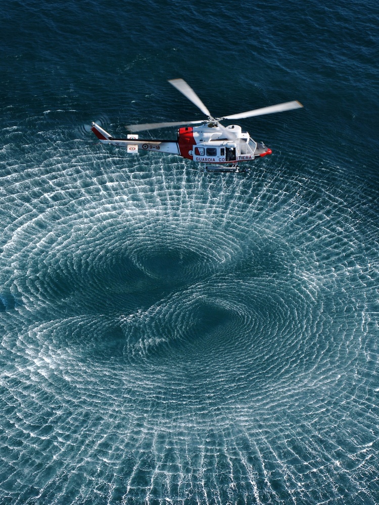 Italian Coast Guard: hovering von Lorenzo Barsotti