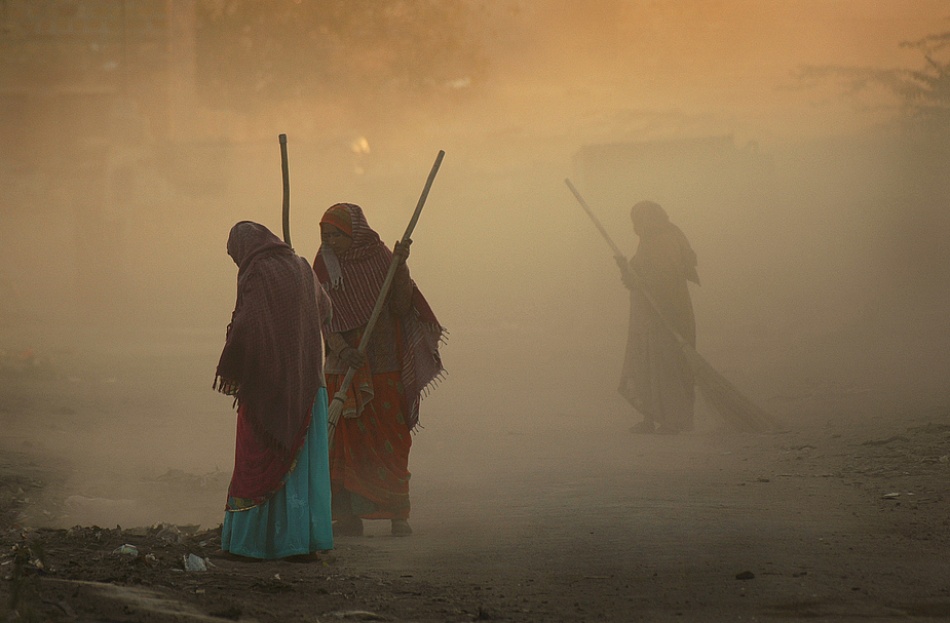 Dusty morning von Lou Urlings