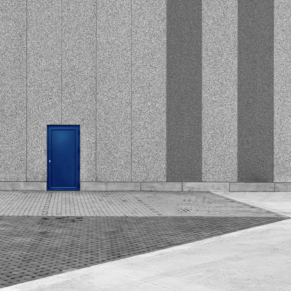 Blue door von Luc Vangindertael (laGrange)