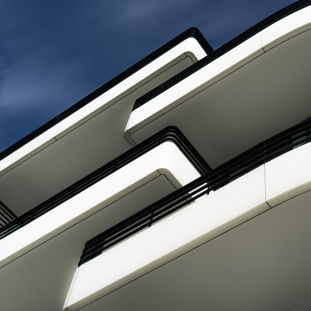 Four white balconies von Luc Vangindertael (laGrange)