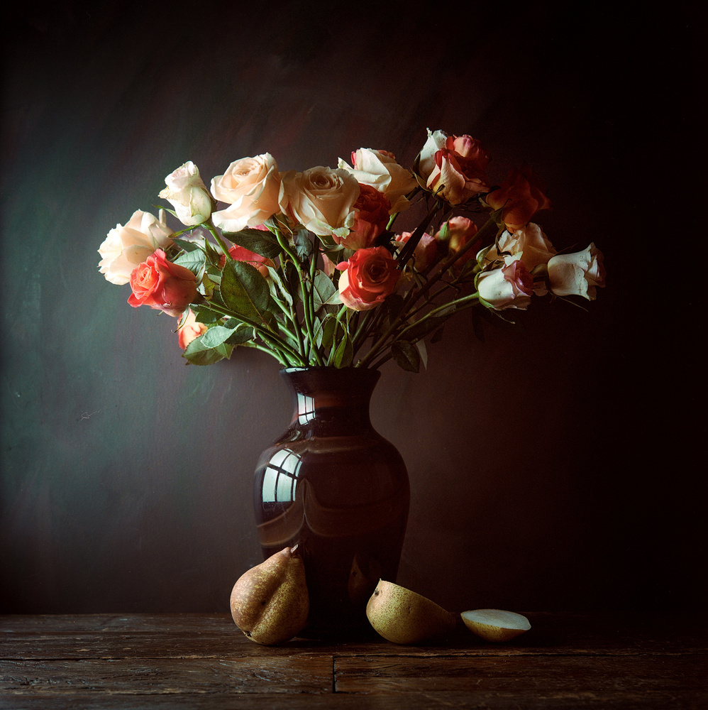 Roses and pears von Luiz Laercio