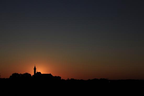 Sonnenuntergang über Kloster Andechs von Lukas Barth