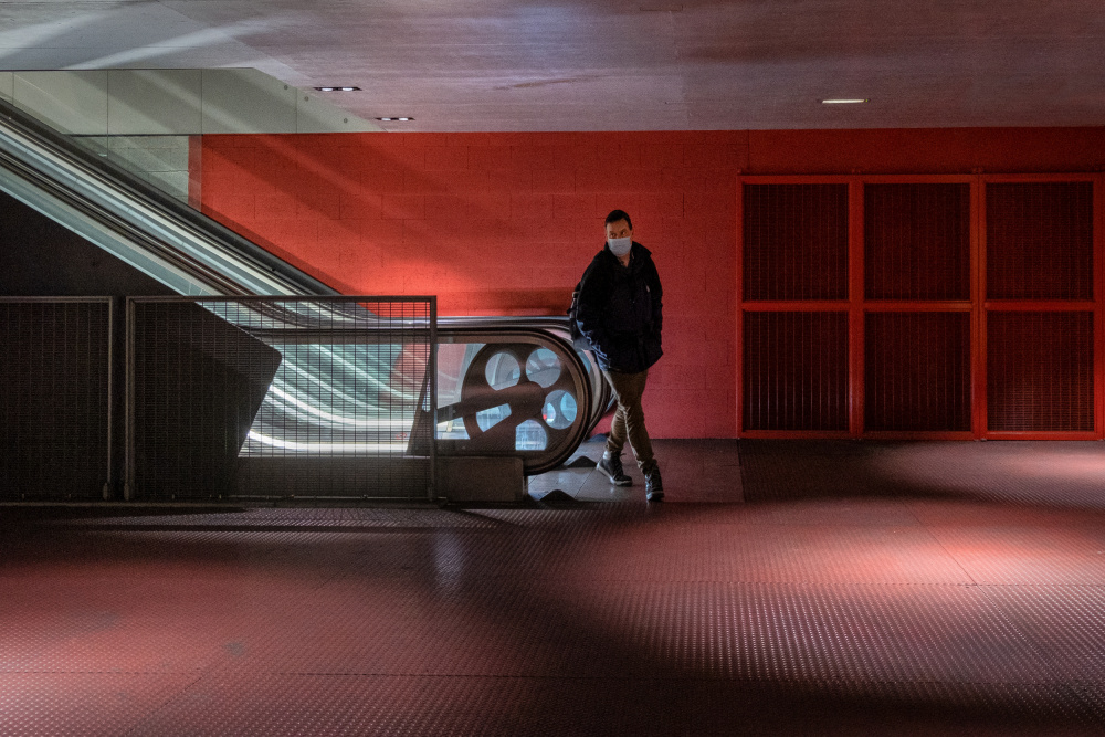 leaving by train von Lus Joosten