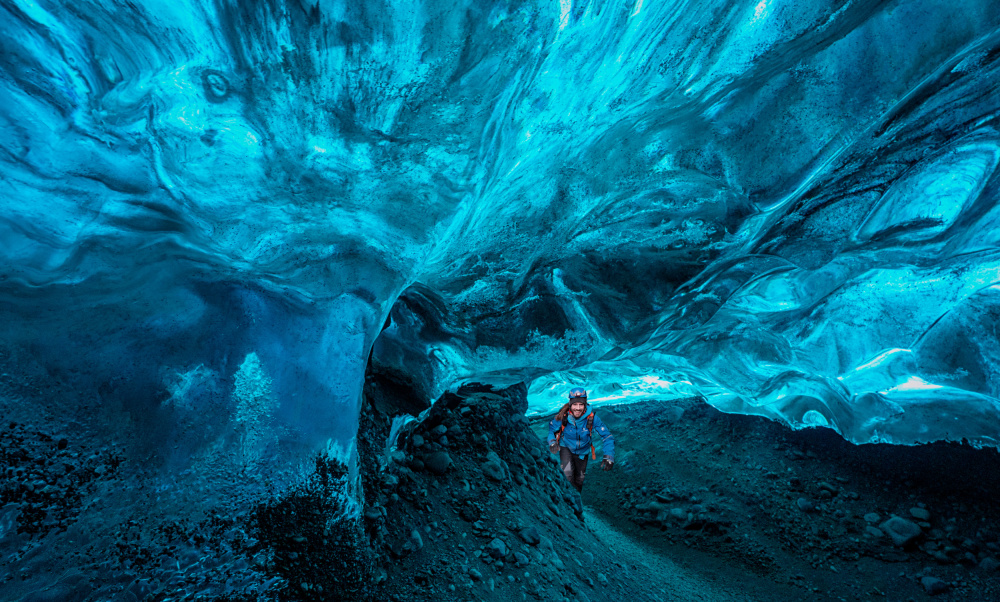 Blue Ice Cave von Lydia Jacobs