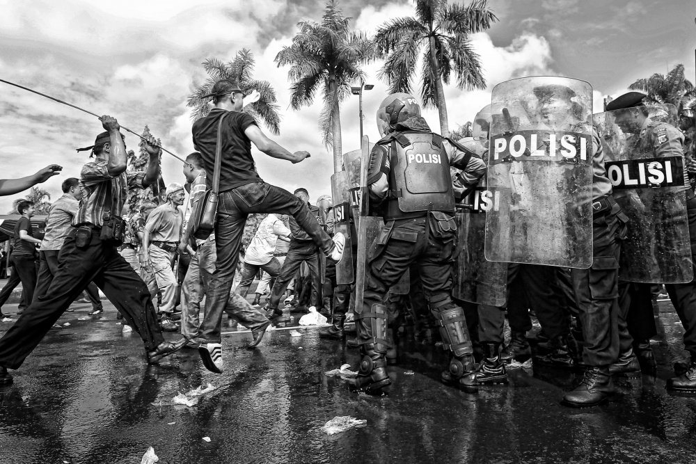 riot of protesters von M Salim bhayangkara