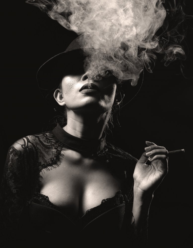 Smoking Lady von Magdalena Fifi