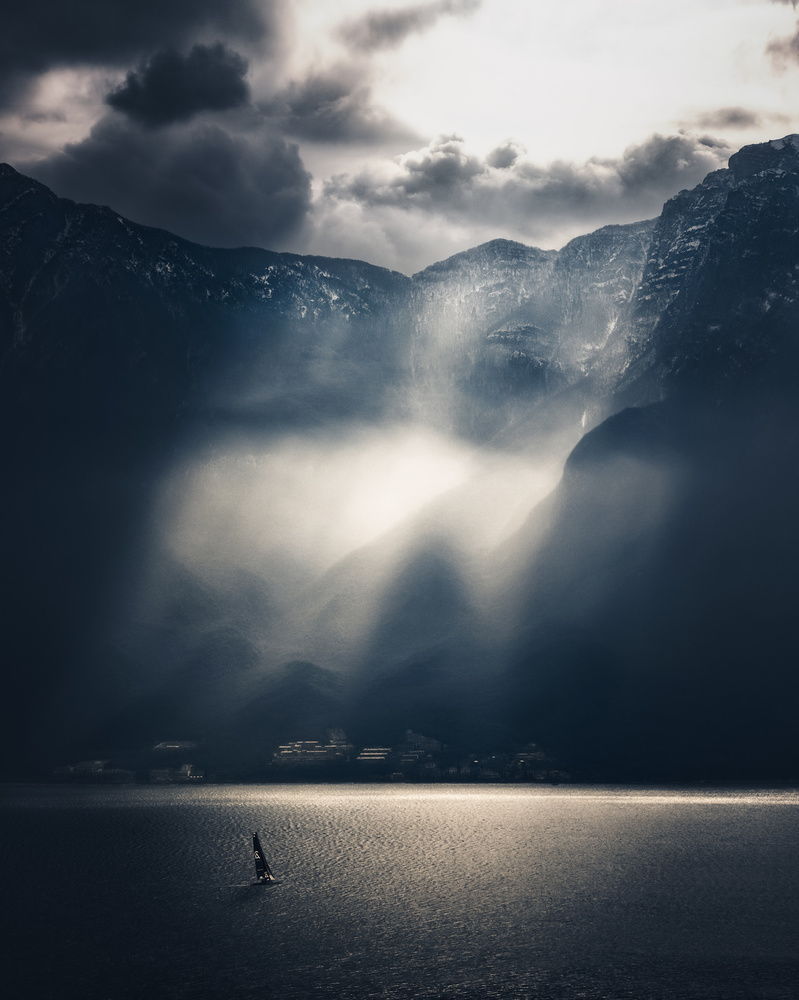 Light Rays over Lake Garda von Majid Behzad