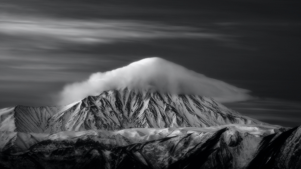 Dreamy Light On Mount Damavand von Majid Behzad