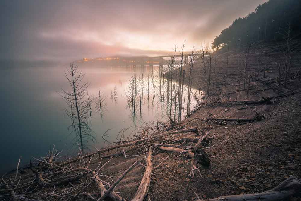 Dawn in the reservoir von Manuel Bermúdez