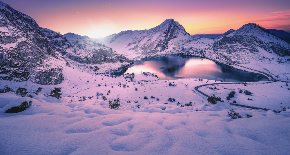 Lake in the snow von Manuel Bermúdez