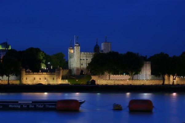 London Tower von Manuel Lesch