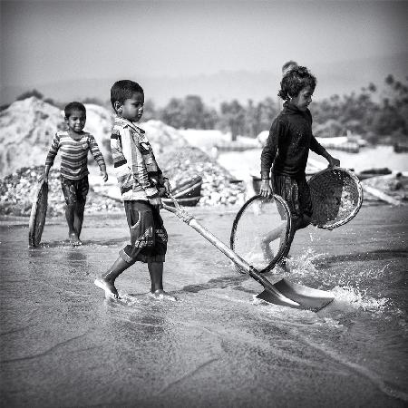 Child labor in the stone quarry III