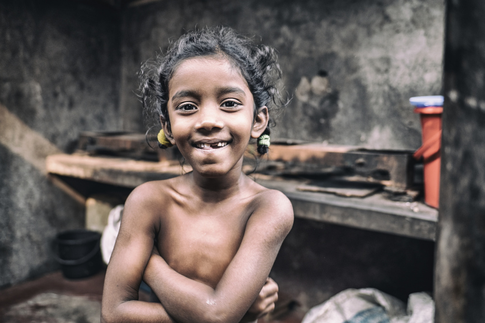 Girl from Dhaka slum von Marcel Rebro