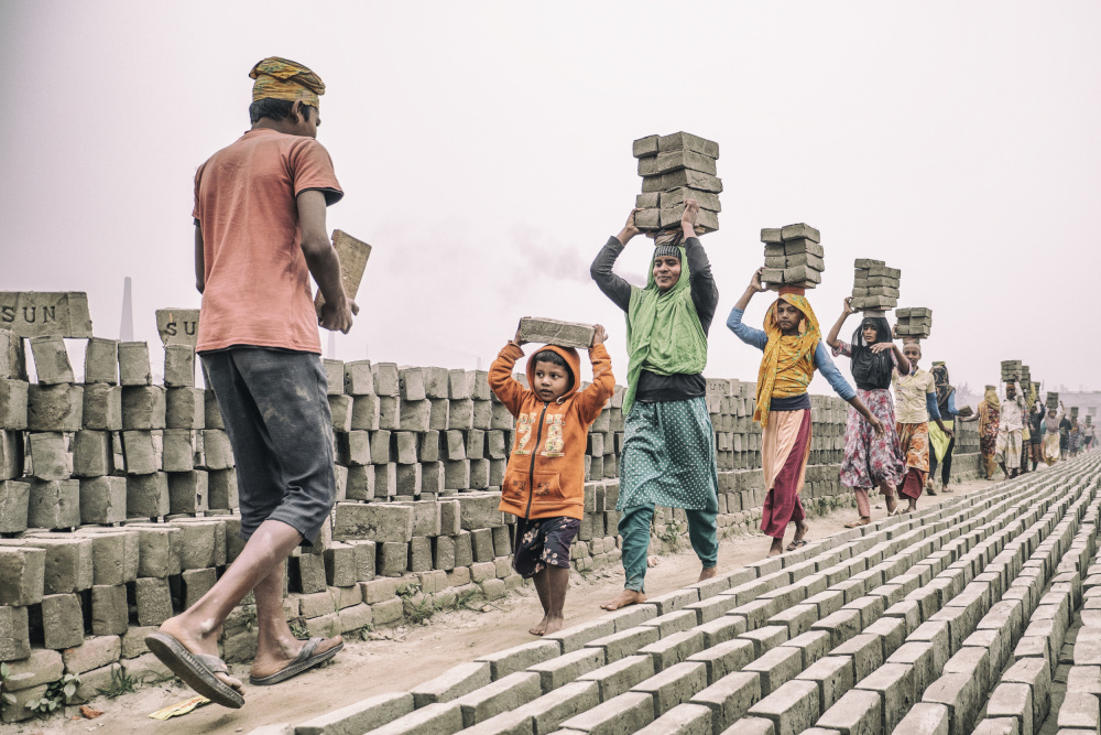 Brickyard in Dhaka von Marcel Rebro