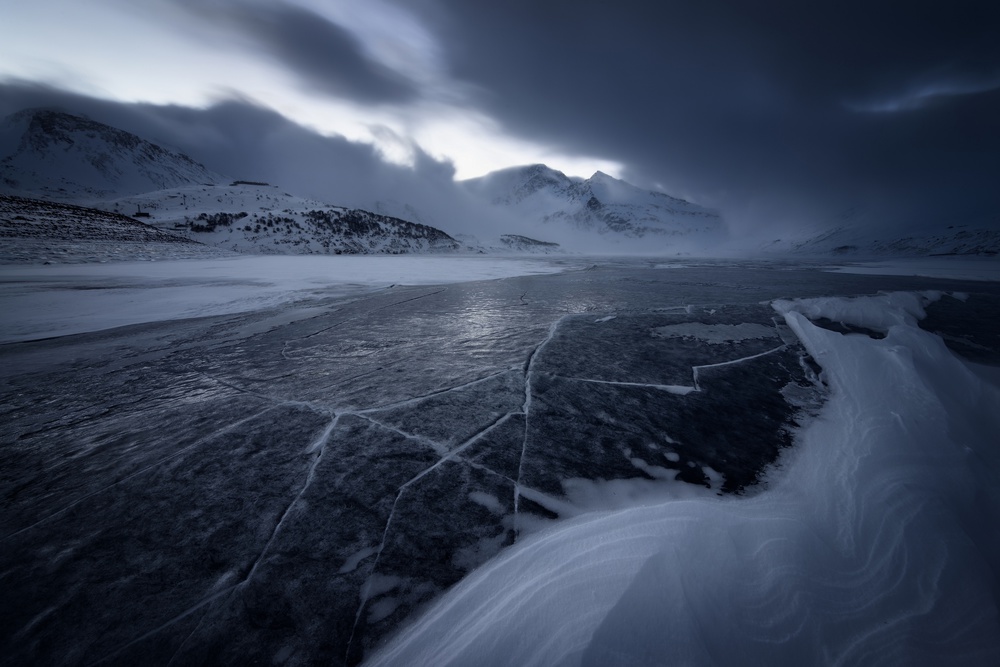 The grip of ice von Marco Barone