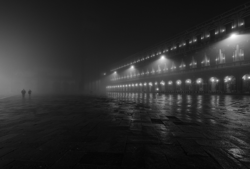 A Walk in the Fog von Marco Romani