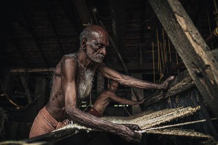 Coconut carpet makers