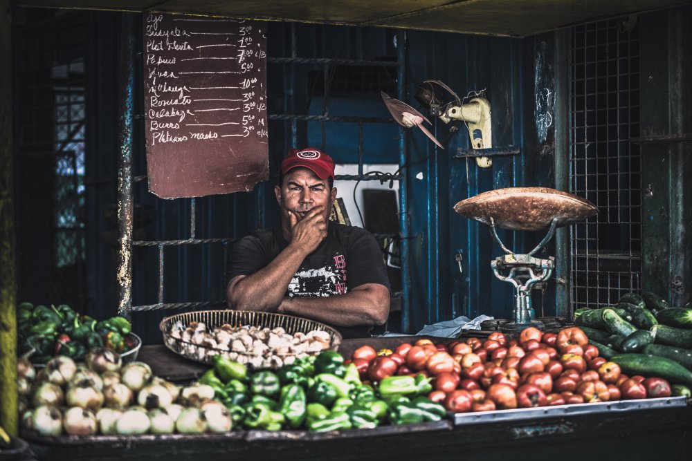 Cuban street market von Marco Tagliarino