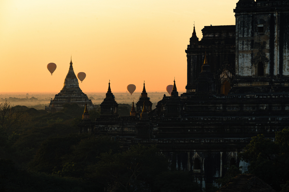 Sunrise in Bagan von Marco Tagliarino