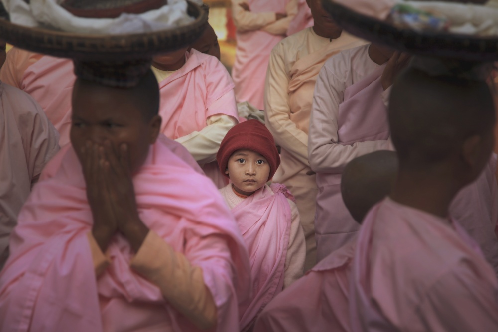 The Alms Round of Buddhist Nun von Marcus Lee