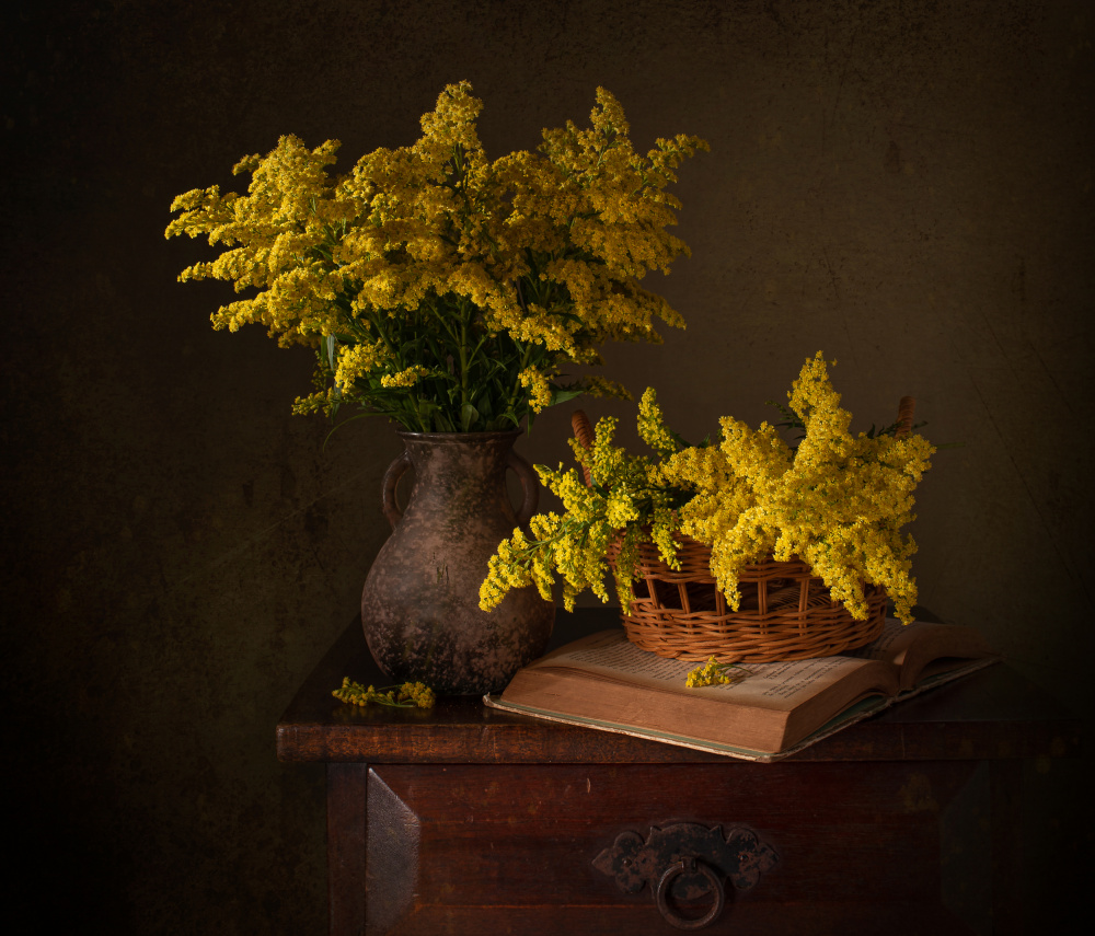 Yellow von Margareth Perfoncio