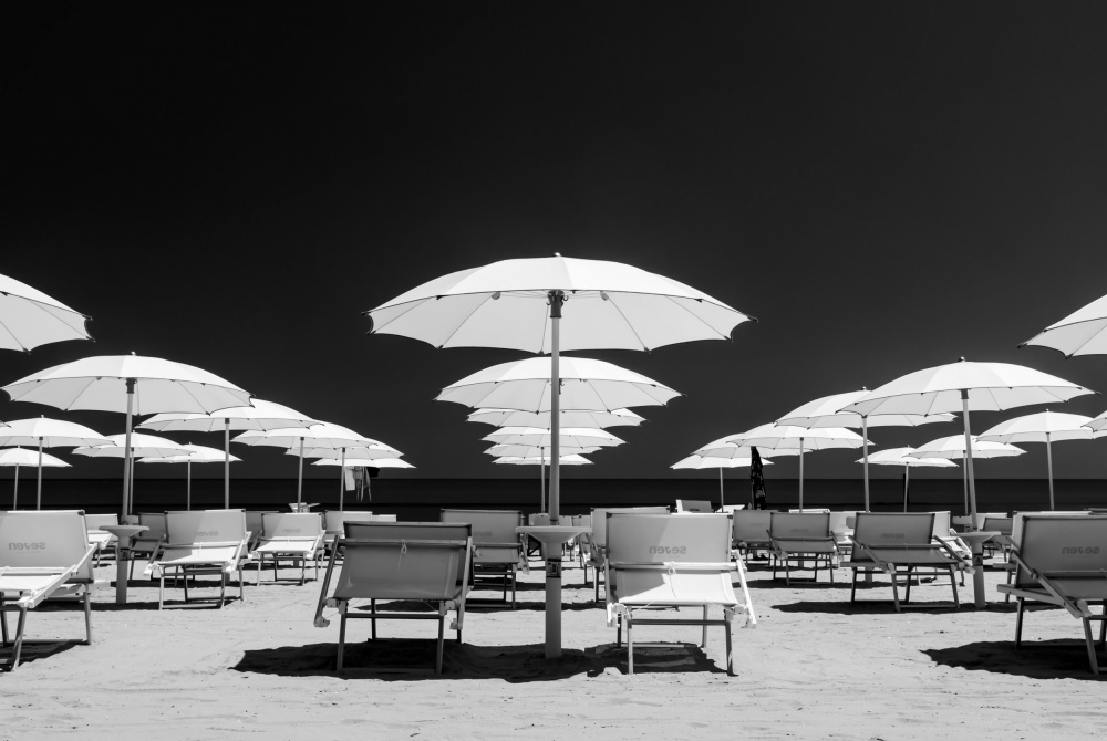 white sunshades von Markus Auerbach